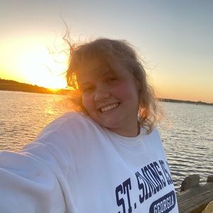 Meet your Posher, Elise